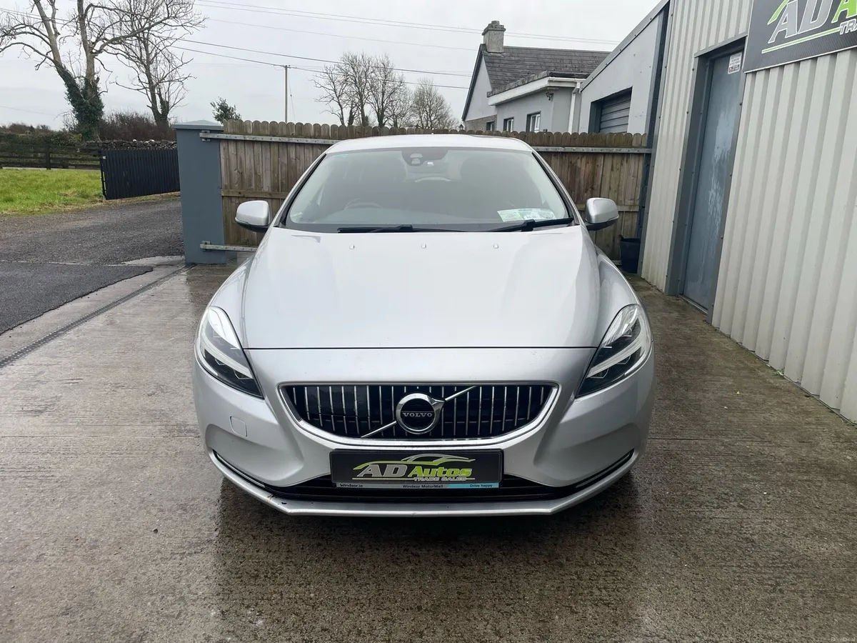 Volvo v40 ONE YEARS WARRANTY - Image 2