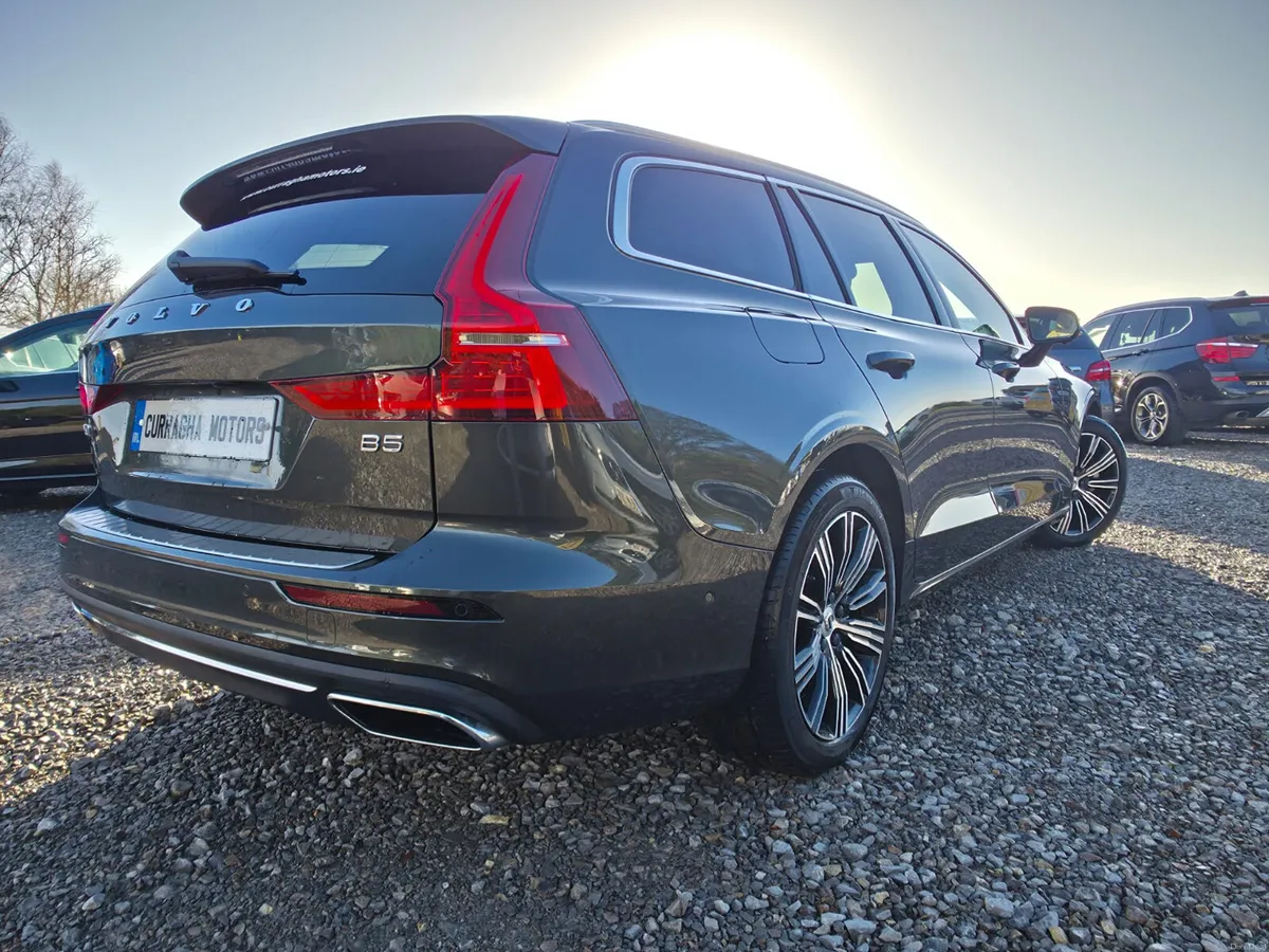 2021 Volvo V60 | B5 ­Inscription - Image 5