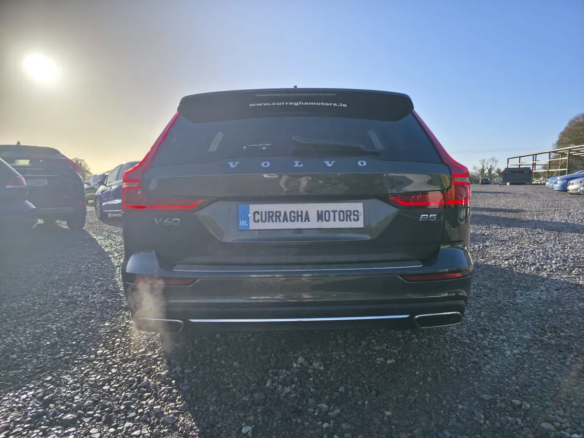 2021 Volvo V60 | B5 ­Inscription - Image 4