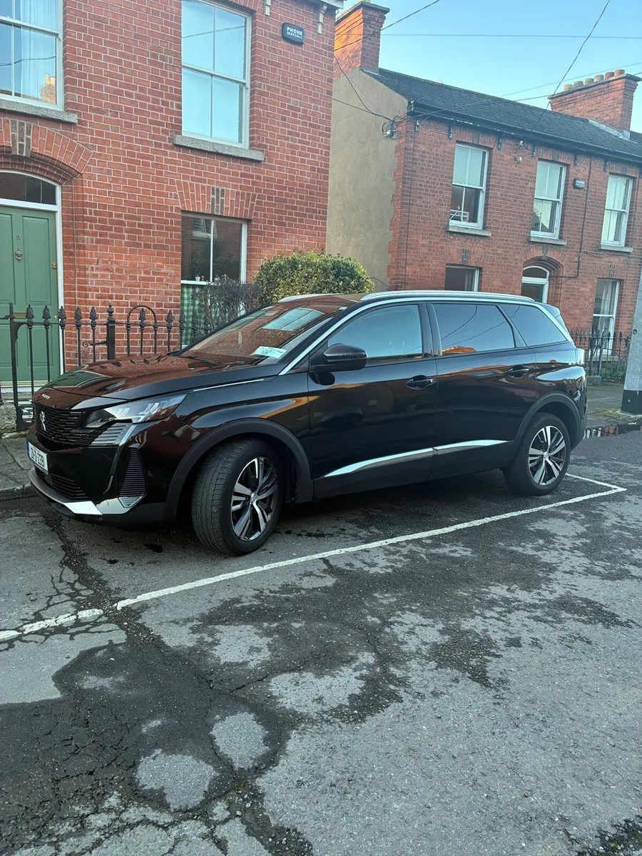 Peugeot 5008 / 7 Seater - Image 1