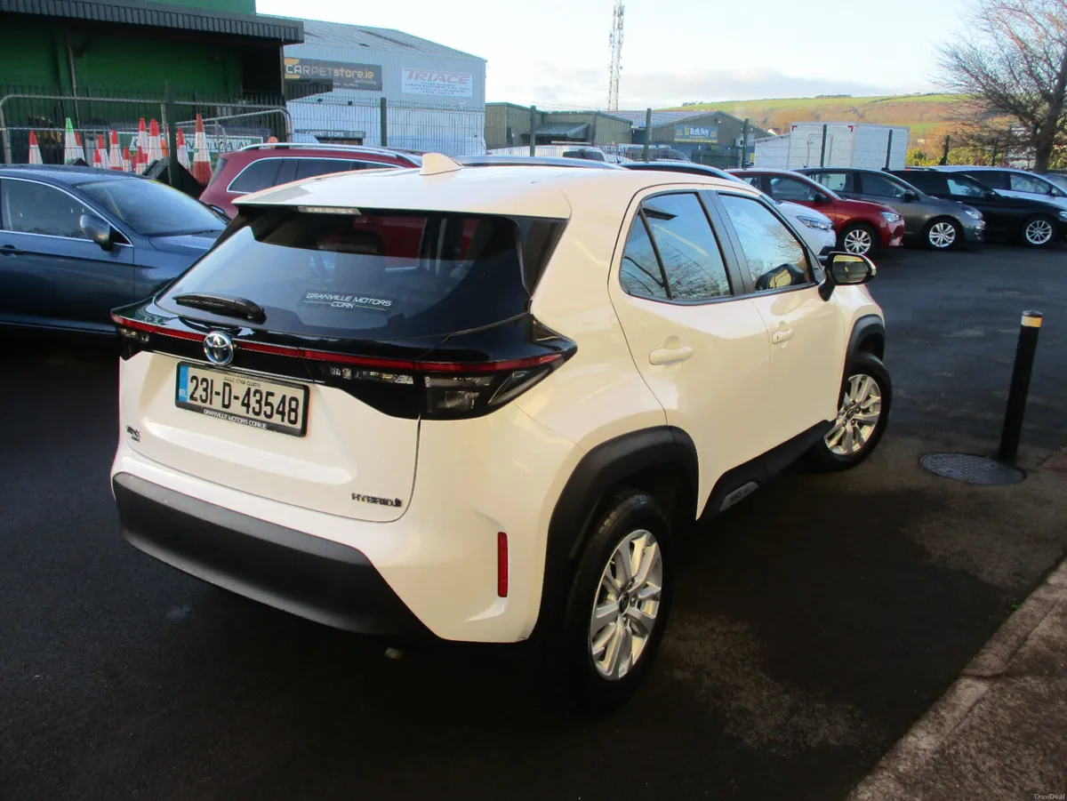 Toyota Yaris Cross  HYBRID  2023 - Image 5