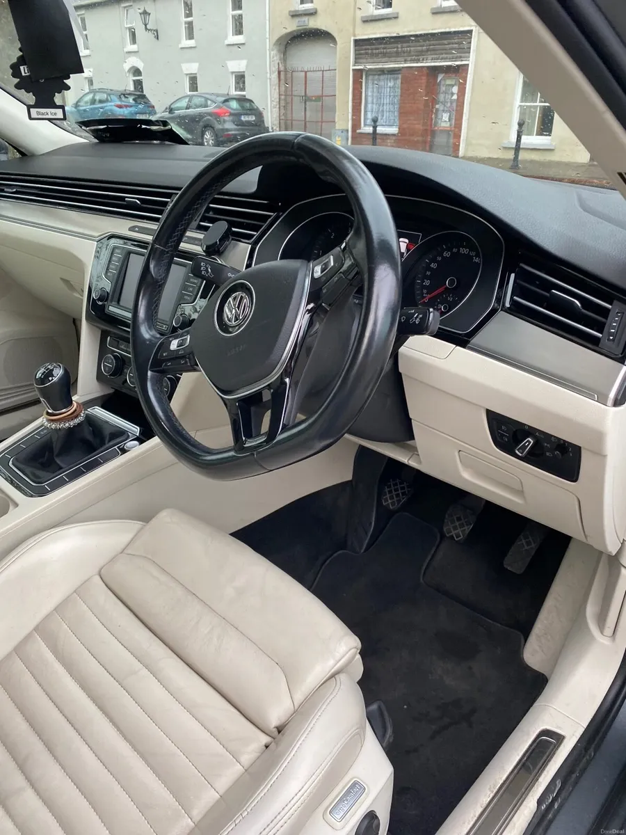 Volkswagen Passat 2015 - Image 1