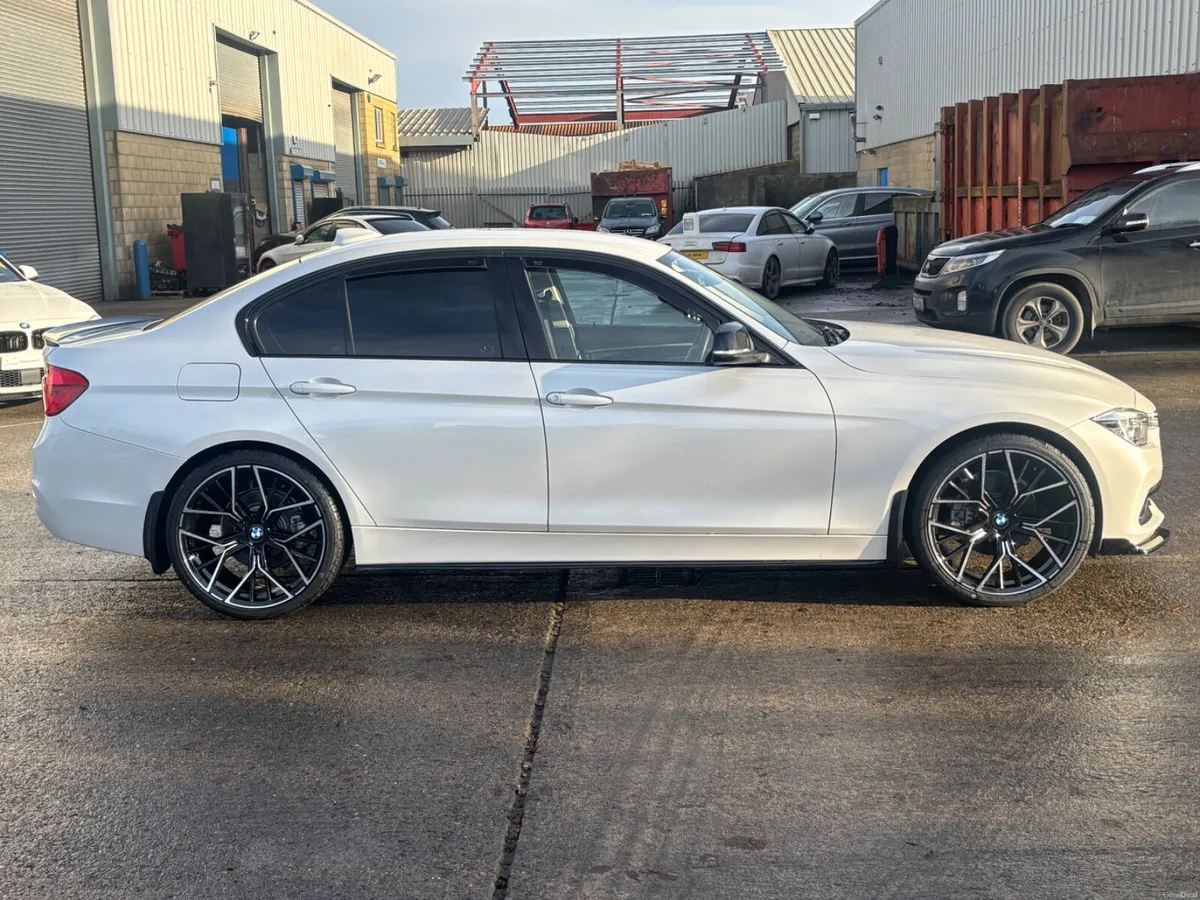 2018 BMW 320D LUXURY AUTO FULLY LOADED WITH EXTRAS - Image 3