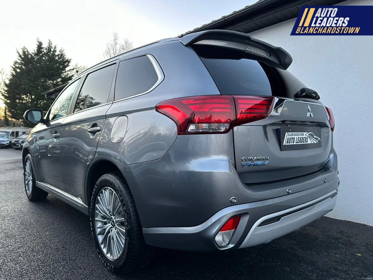 MITSUBISHI OUTLANDER 2.4 INTENSE 208BHP 4WD PHEV - Image 4
