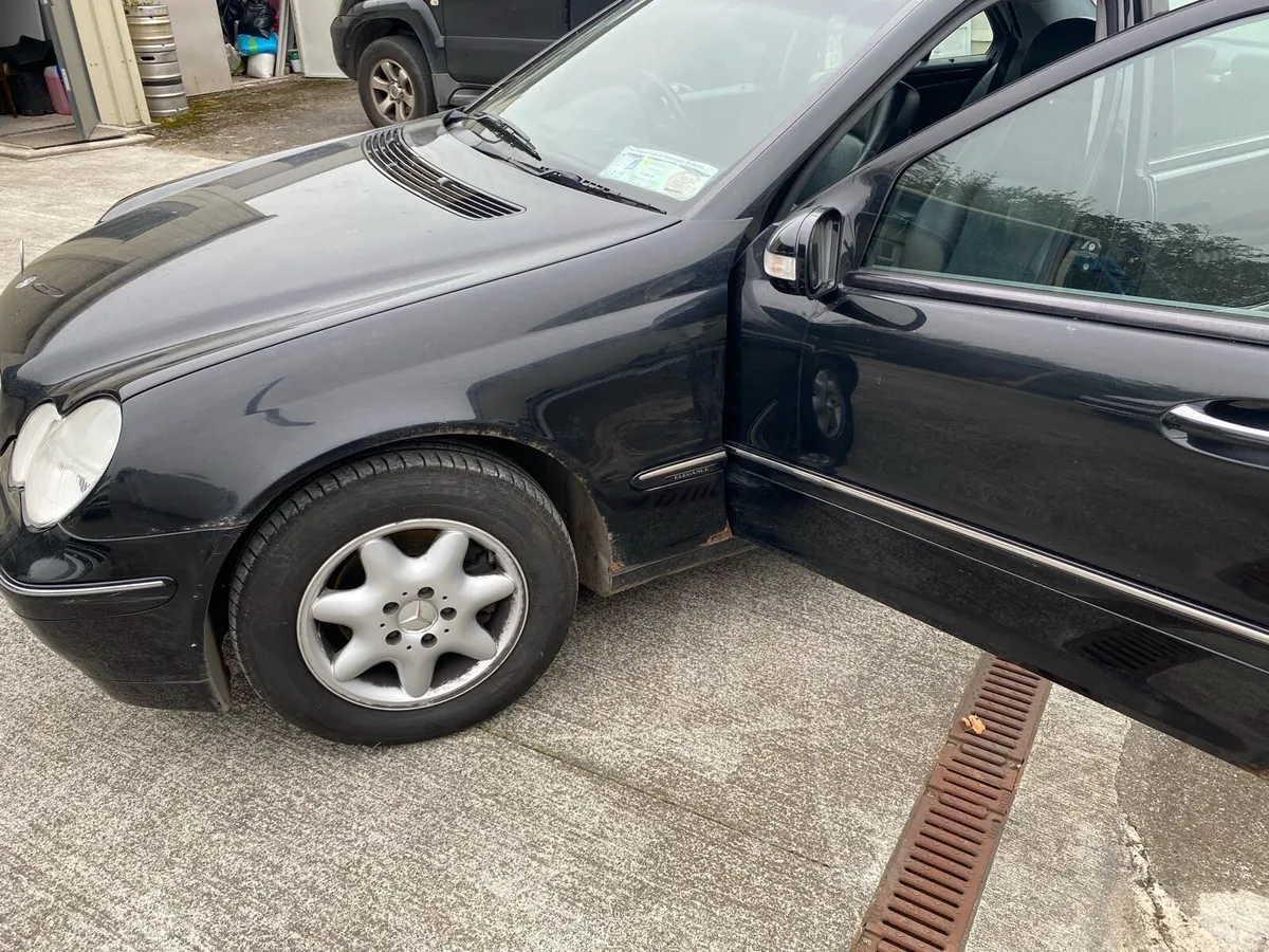 Mercedes 180C Auto 2001 - Image 4