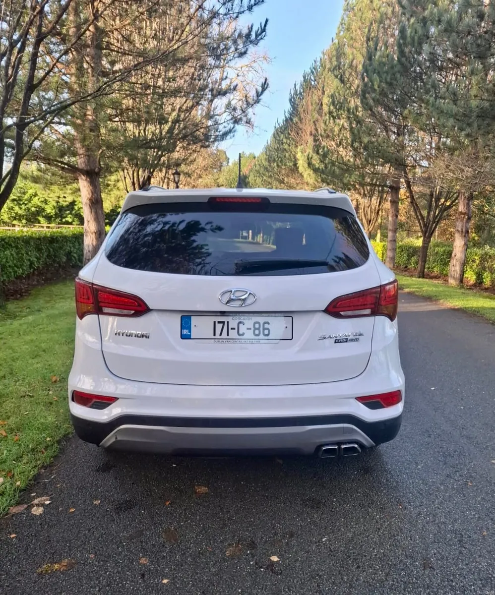 Hyundai Santa Fe 2017 7 Seater NCT 2/27 - Image 6