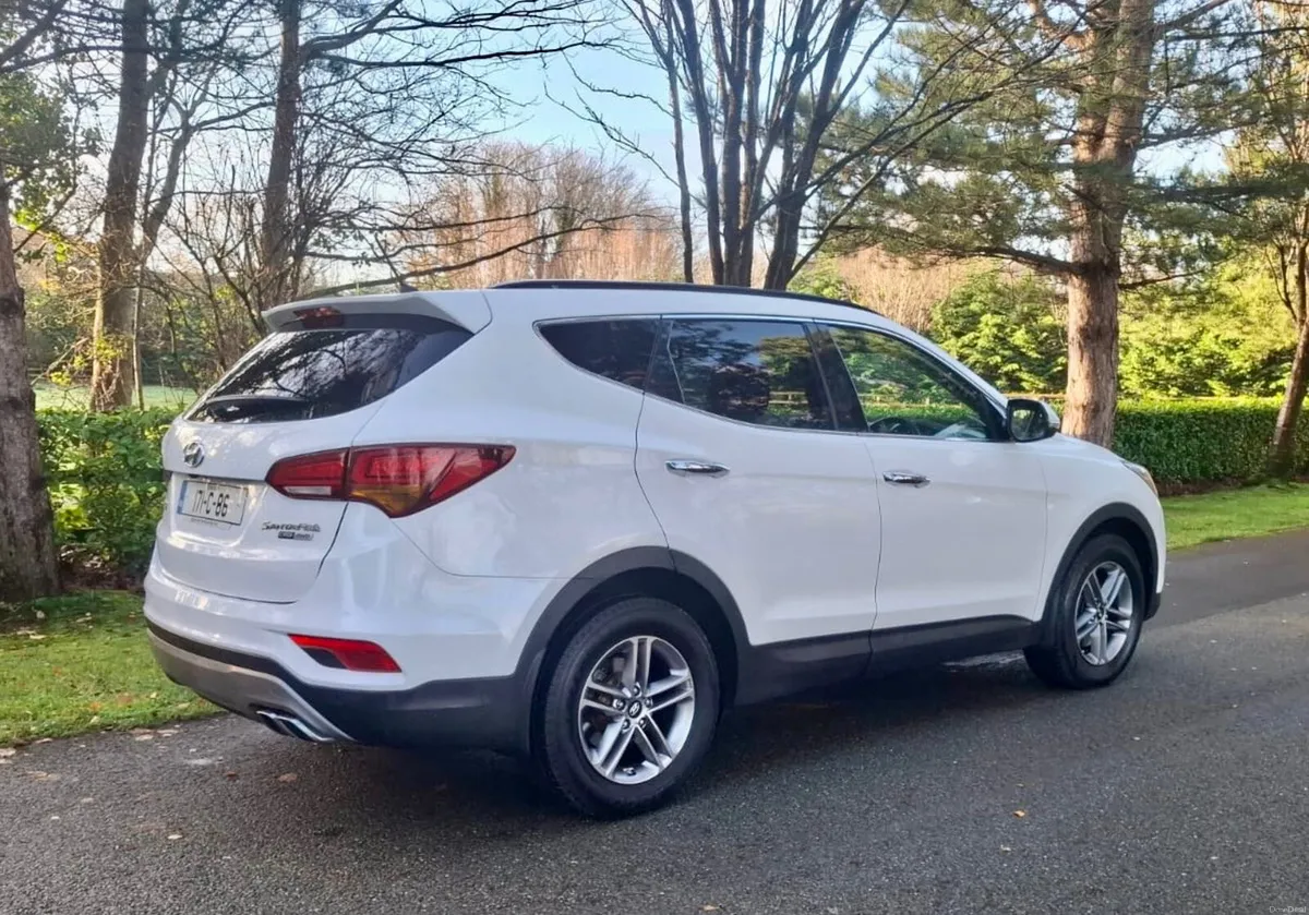 Hyundai Santa Fe 2017 7 Seater NCT 2/27 - Image 5
