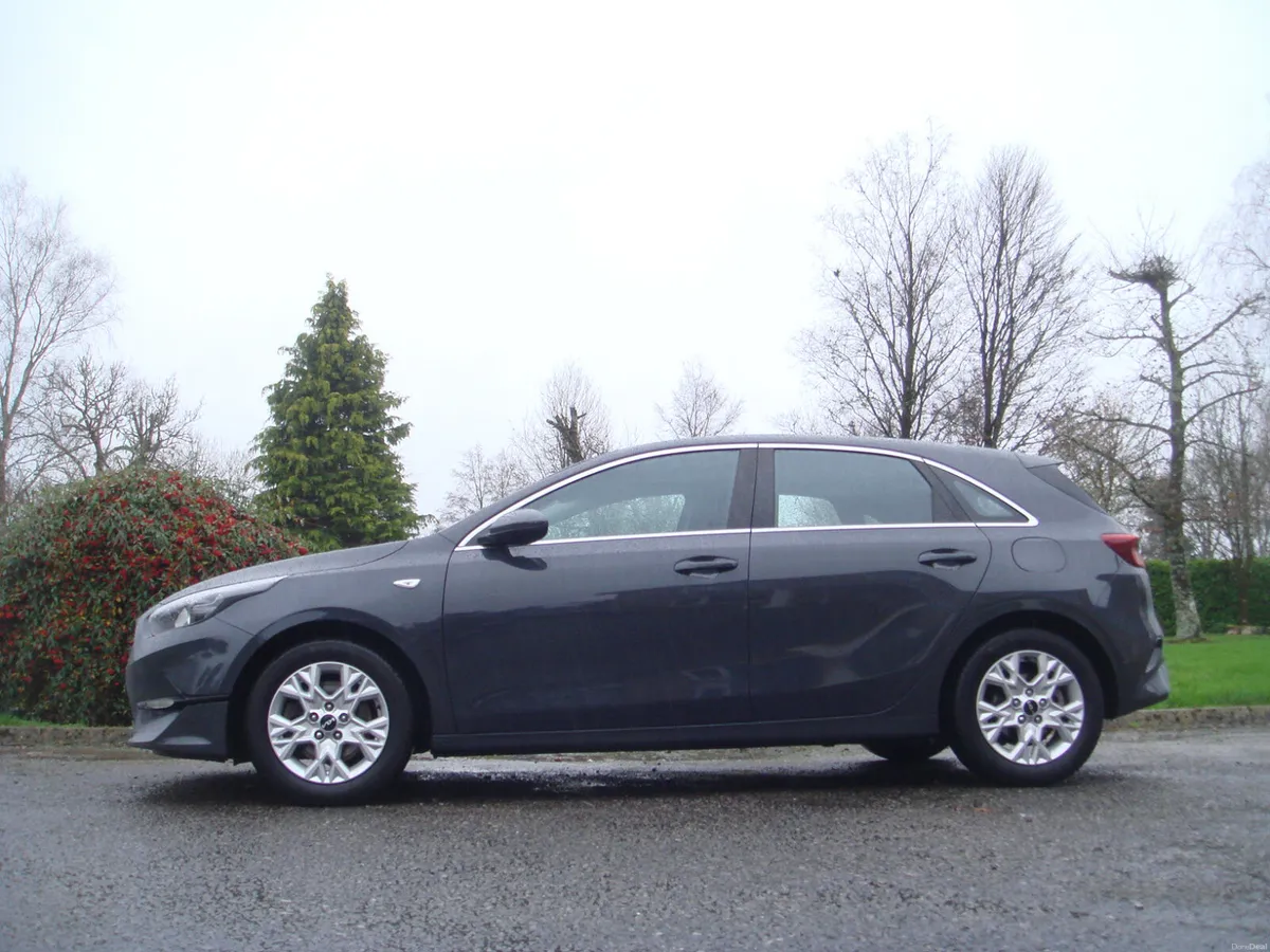 22 Ceed 2 ISG 1.0T GDI 118 BHP 5DR NCT2/28 €190Tax - Image 2