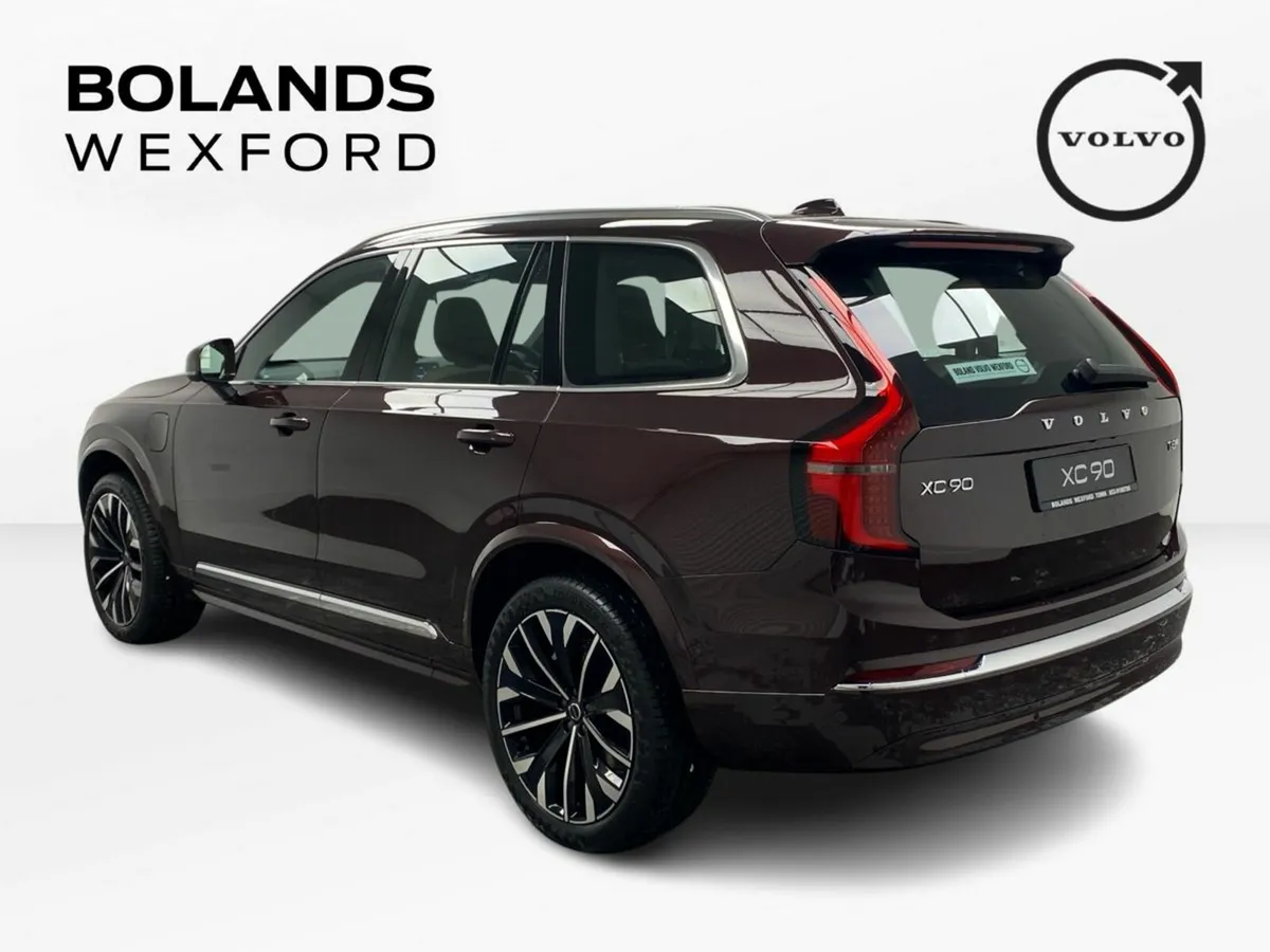 Volvo XC90 XC90 Plus with 21inch alloys in Mulberr - Image 4