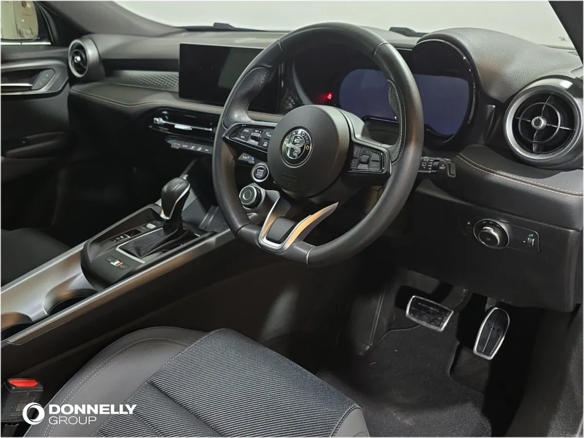 Alfa Romeo Tonale Hatchback Ti - Image 4