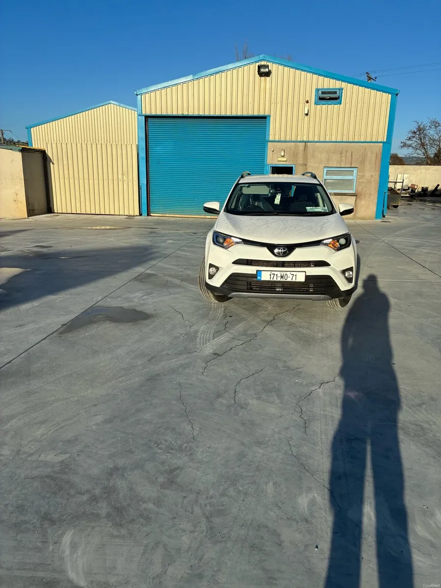 Toyota rav 4 - Image 2