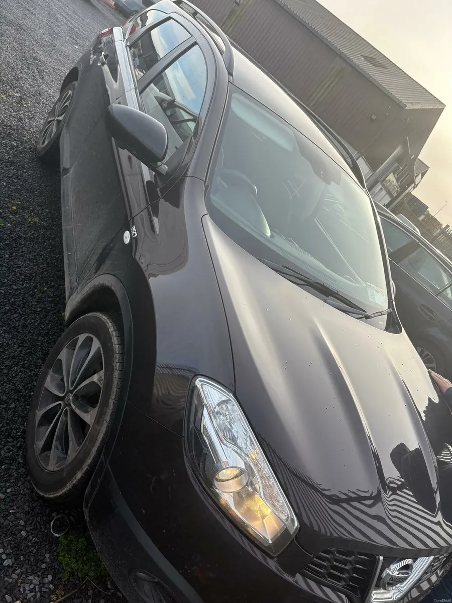 Nissan Qashqui + 7 seater - Image 1