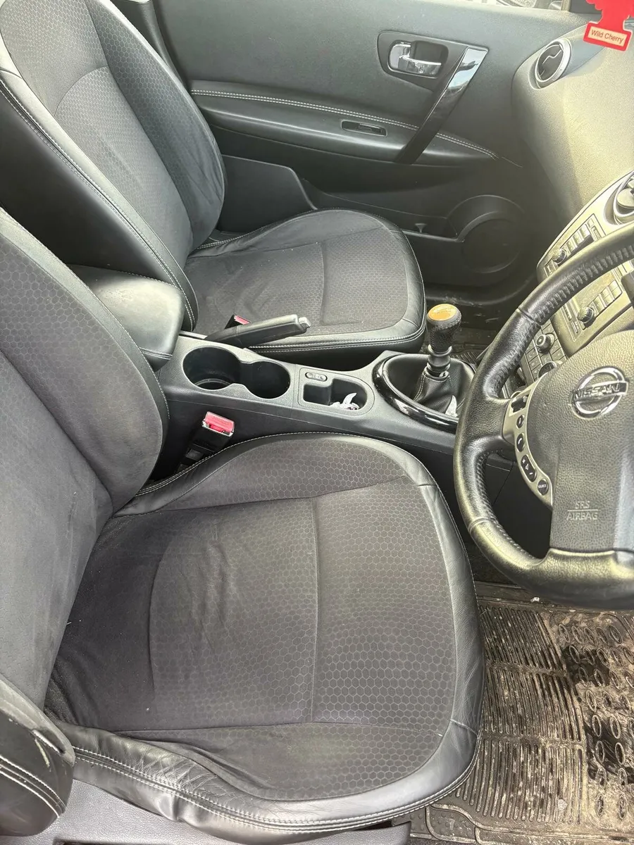 Nissan Qashqui + 7 seater - Image 3