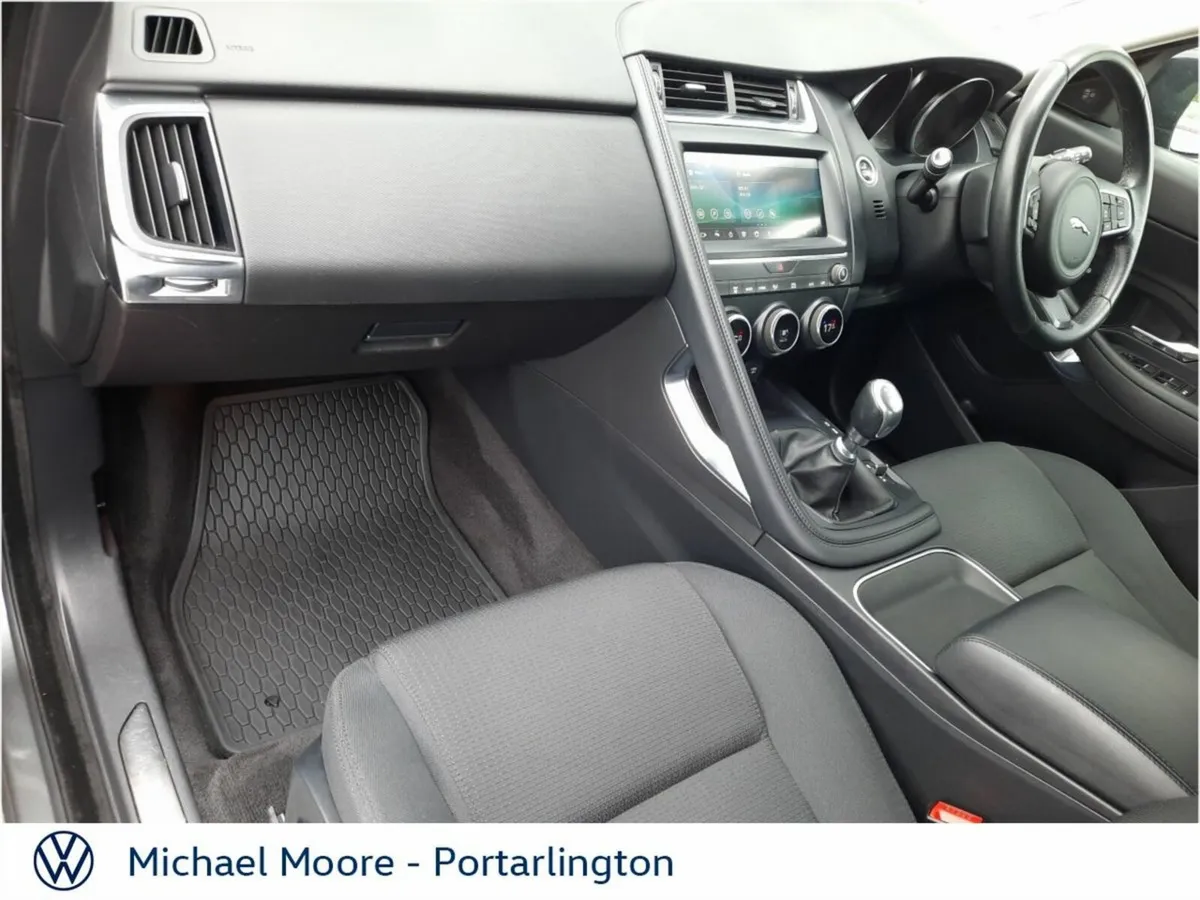 Jaguar E-Pace 2.0D I4 150 PS FWD Manual S - Image 4