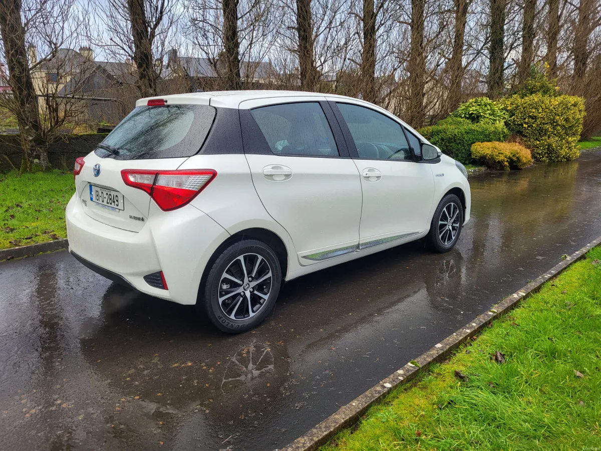 Toyota Yaris  Hybrid Automatic  2018 - Image 2
