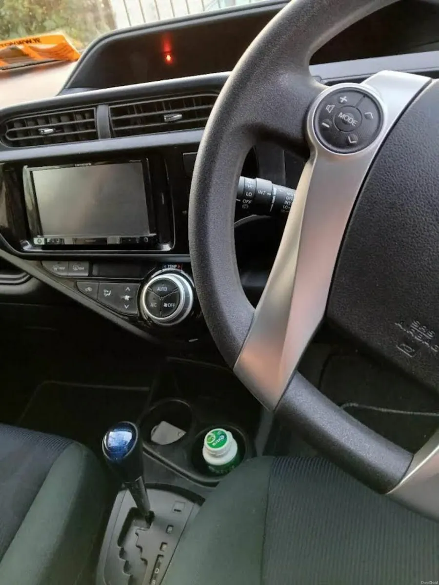 Toyota Aqua 2016 - Image 3