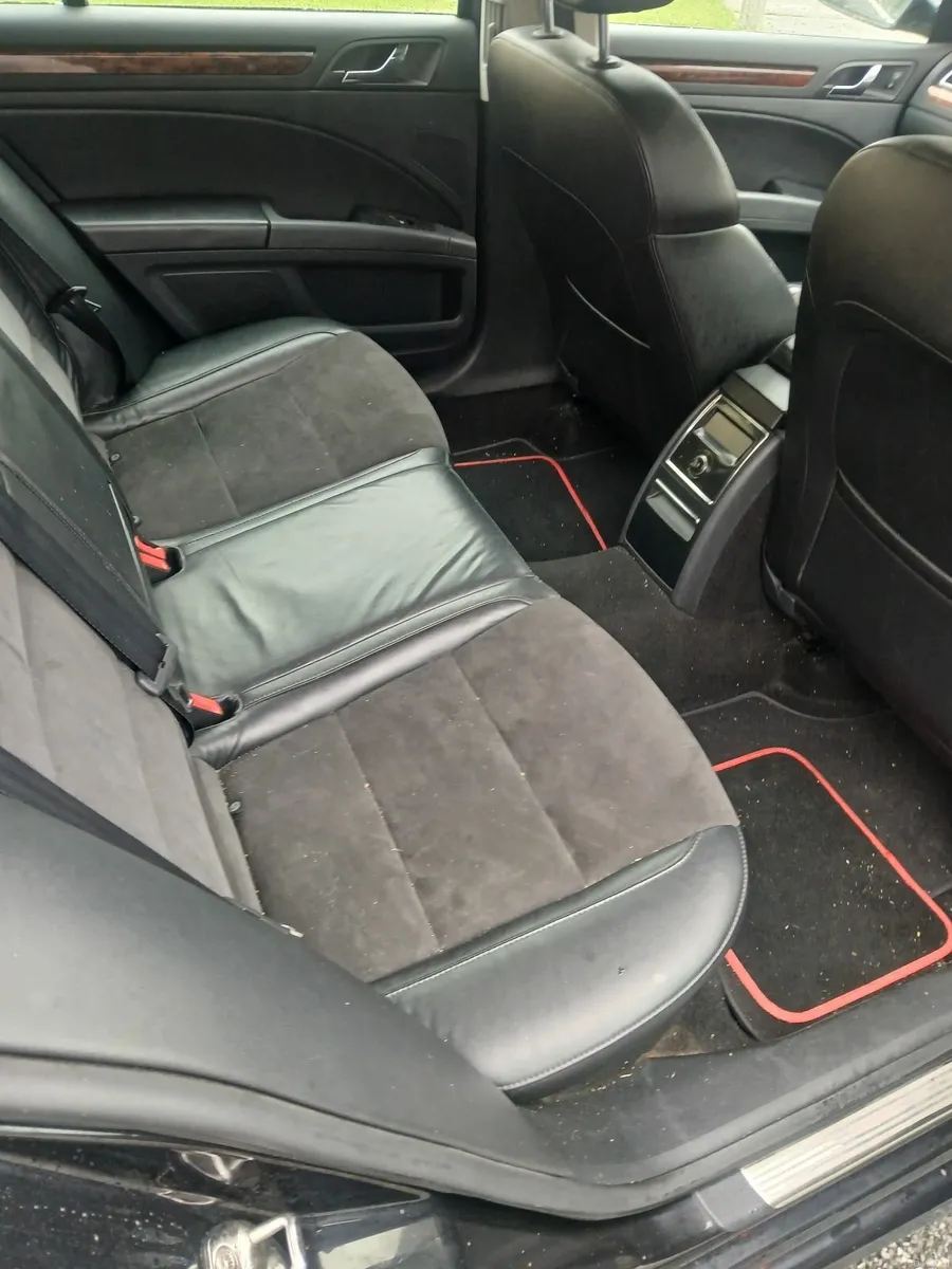 Skoda Superb 2012 - Image 2