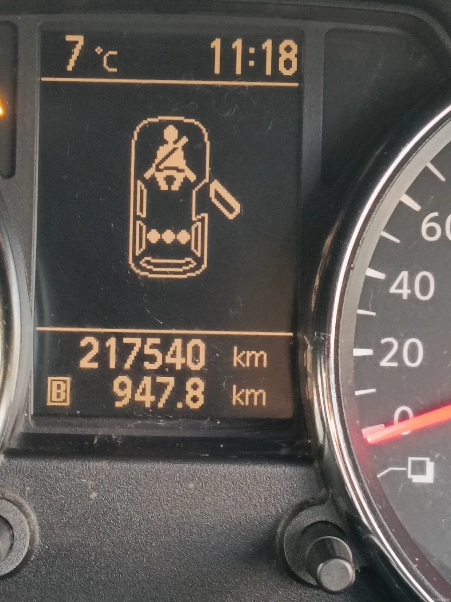 Nissan Qashqai 2010 - Image 2