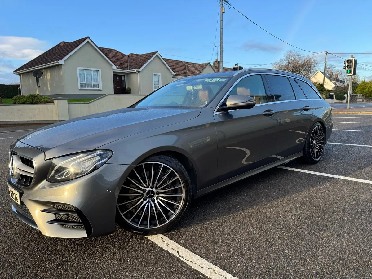 E-class 220d 2018 7 seats - Image 2