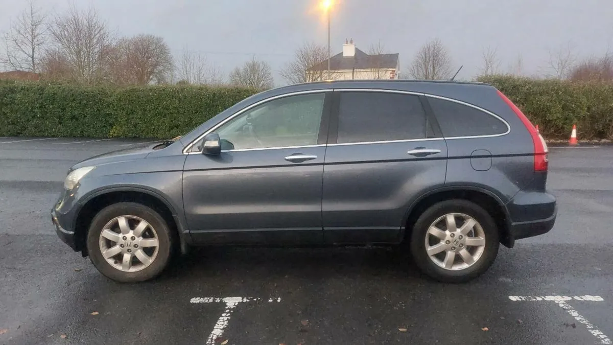 Honda CRV 2008 4 Wheels Drive - Image 4