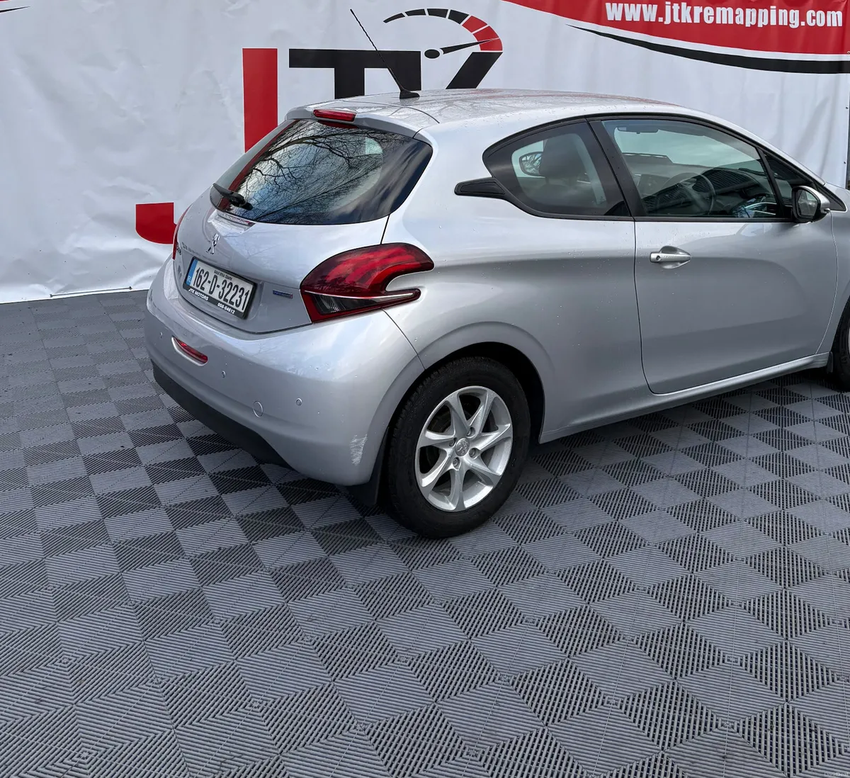 Peugeot 208 2016 - Image 3