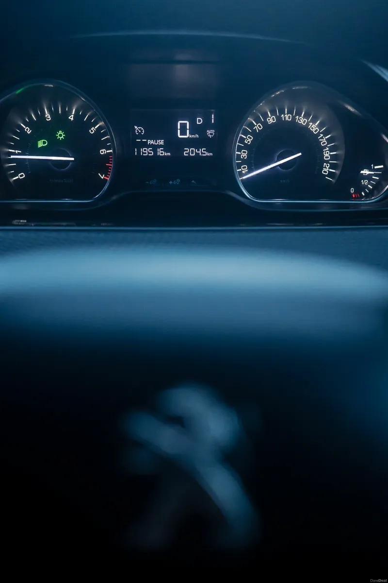 Peugeot 208 2016 - Image 3