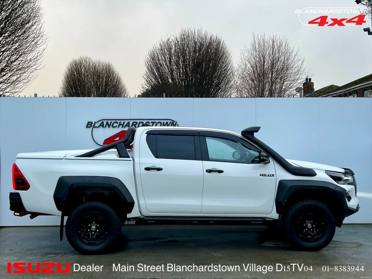 TOYOTA HILUX GAZOO RACING GR AUTOMATIC - Image 4