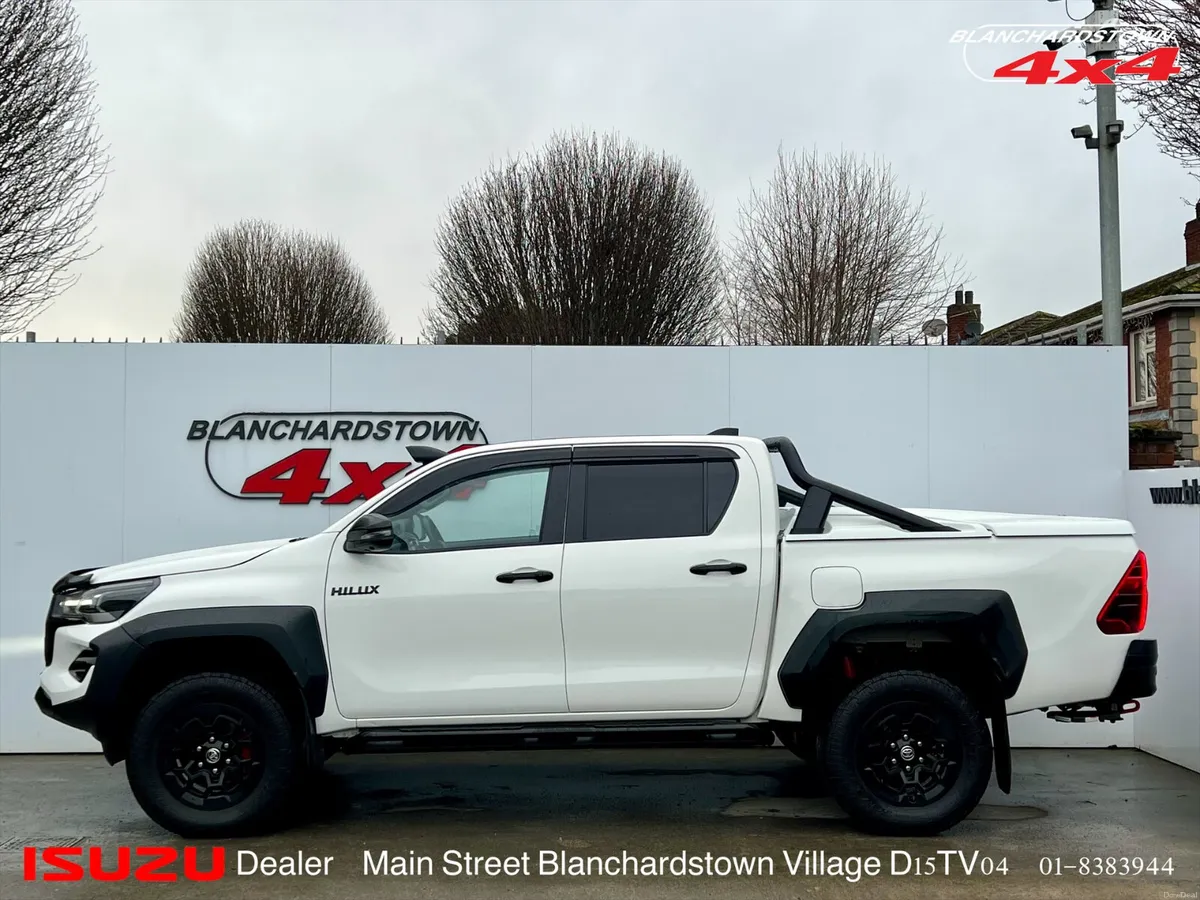 TOYOTA HILUX GAZOO RACING GR AUTOMATIC - Image 3