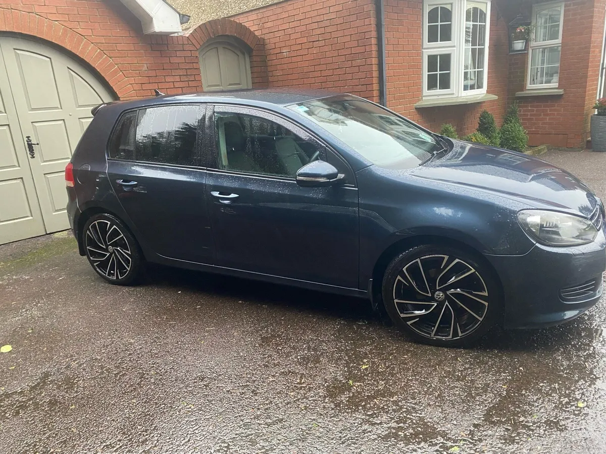 Volkswagen Golf-New Add - Image 3