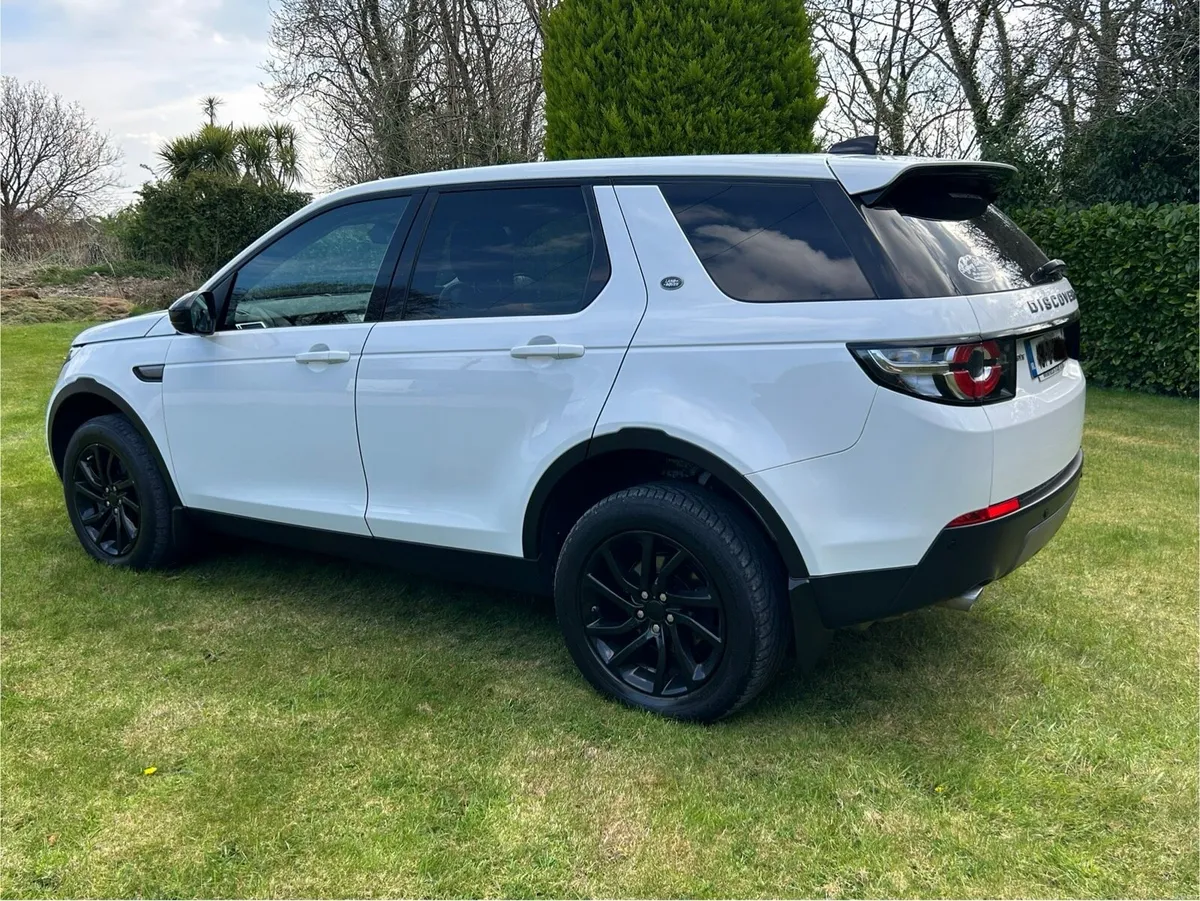2019 Discovery Sport 7 seater - Image 3