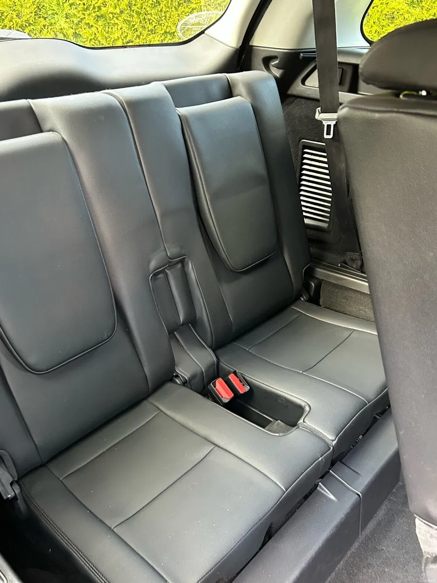 2019 Discovery Sport 7 seater - Image 4