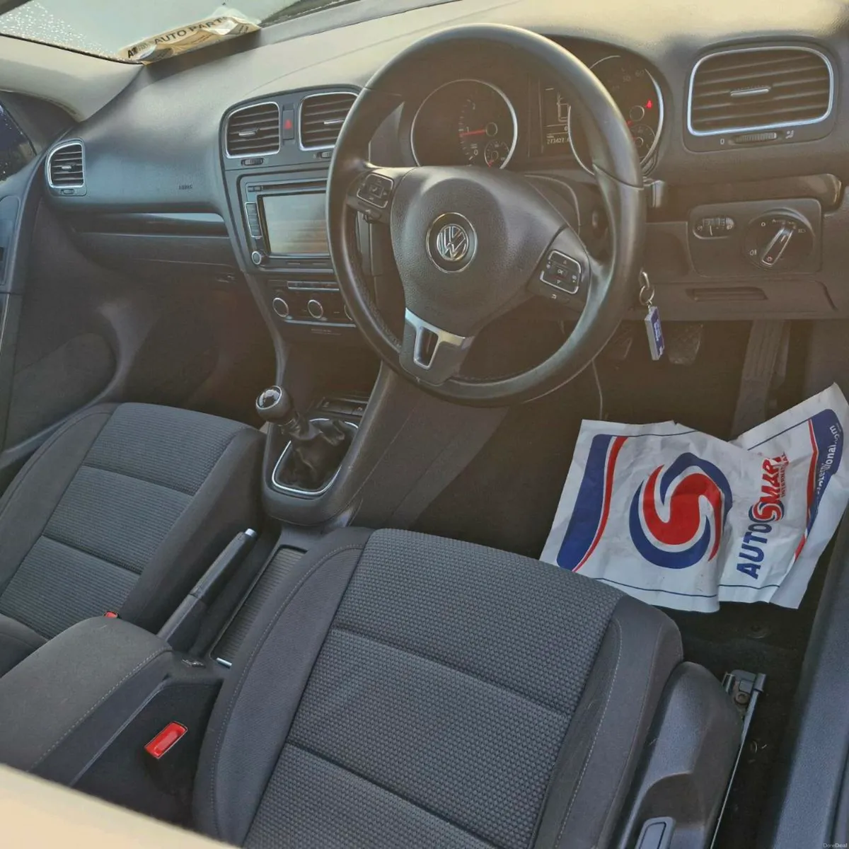 Volkswagen golf - Image 4