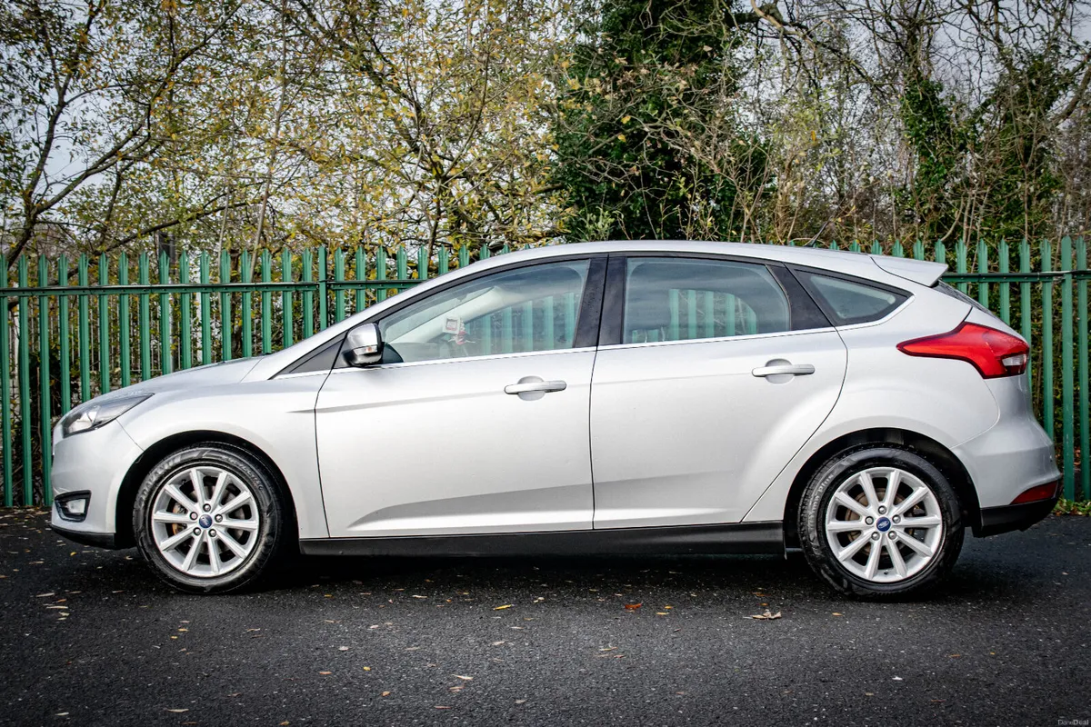 2015 FORD FOCUS TITANIUM 1.6 TDCI *LOW MILEAGE* - Image 5