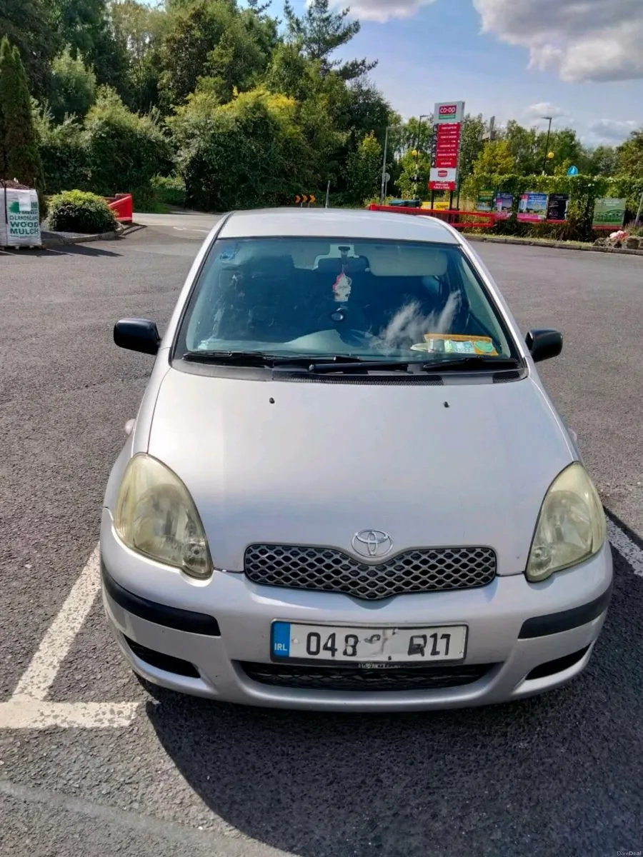 Toyota Yaris 04r.  No nct test