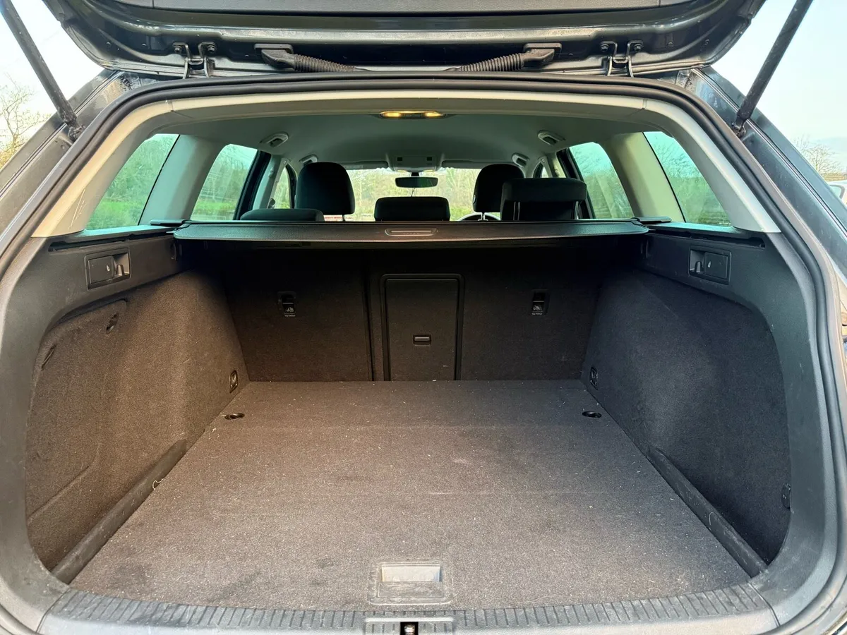 192 VW Golf Estate, 1.6 TDI, low kms, 2027 NCT - Image 4