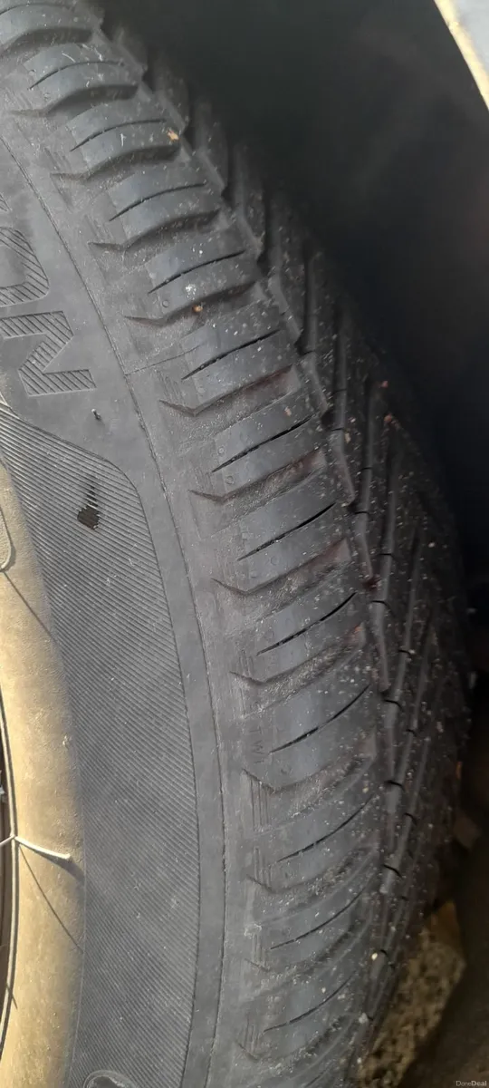 BMW 5-Series 2010 - Image 3