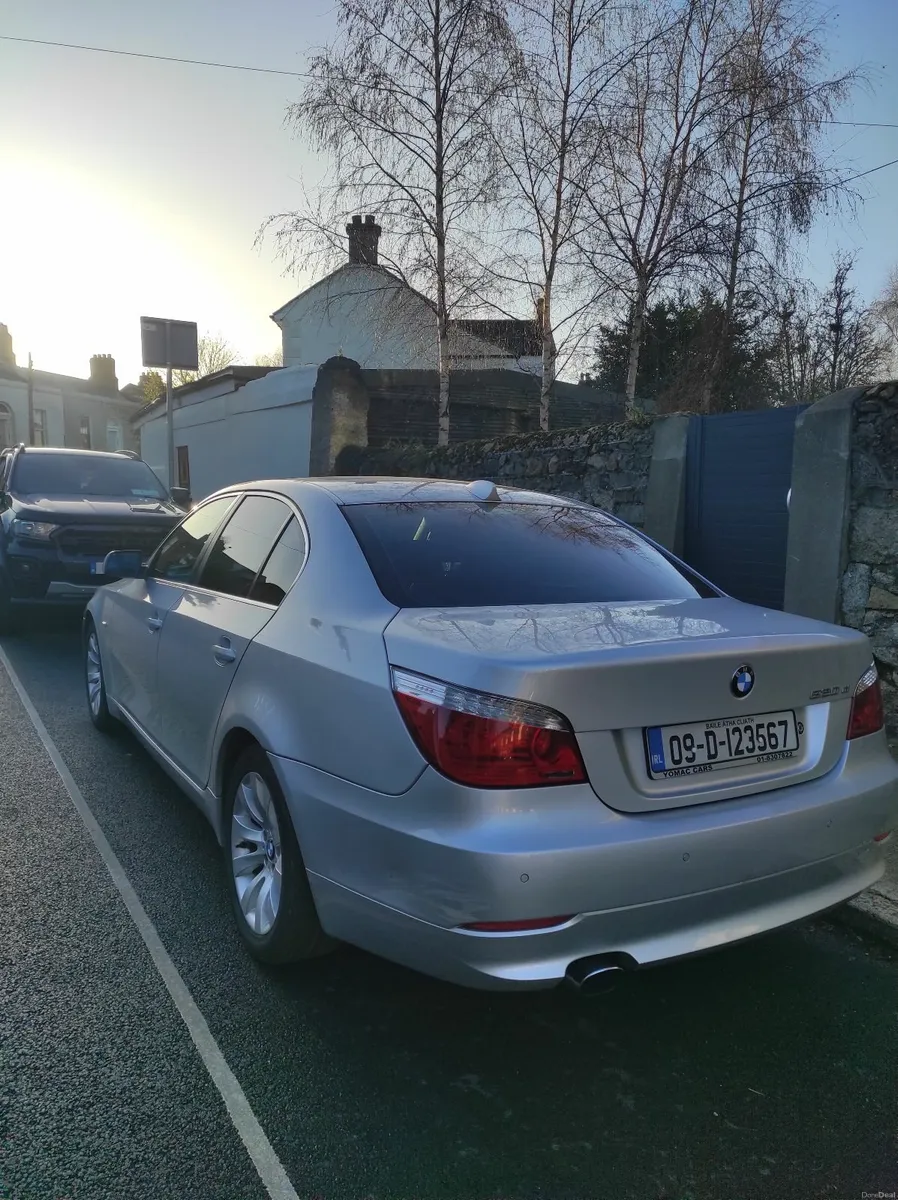 BMW 5-Series 2009 - Image 4