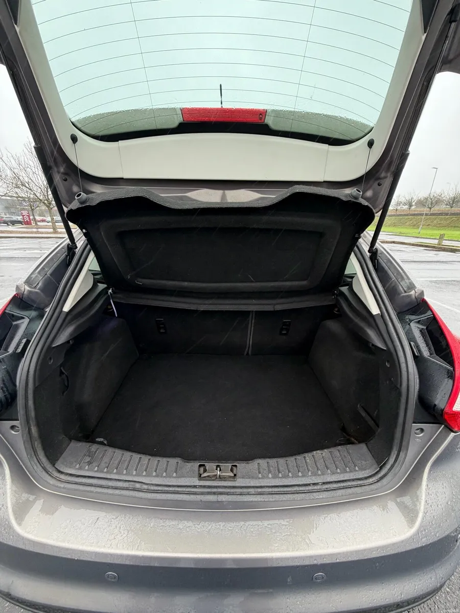 Ford Focus 2014 1.6 95PS 4DR - Image 4