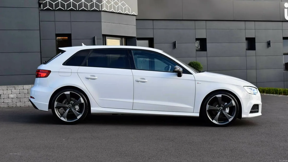 Audi A3 1.4 A3 Sportback Black Edition TFSI Semi-A - Image 3