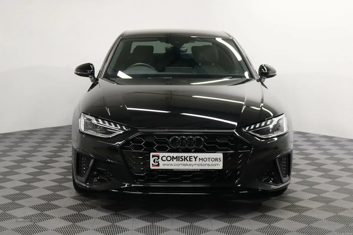 Audi A4 TDI Black Edition - Image 2