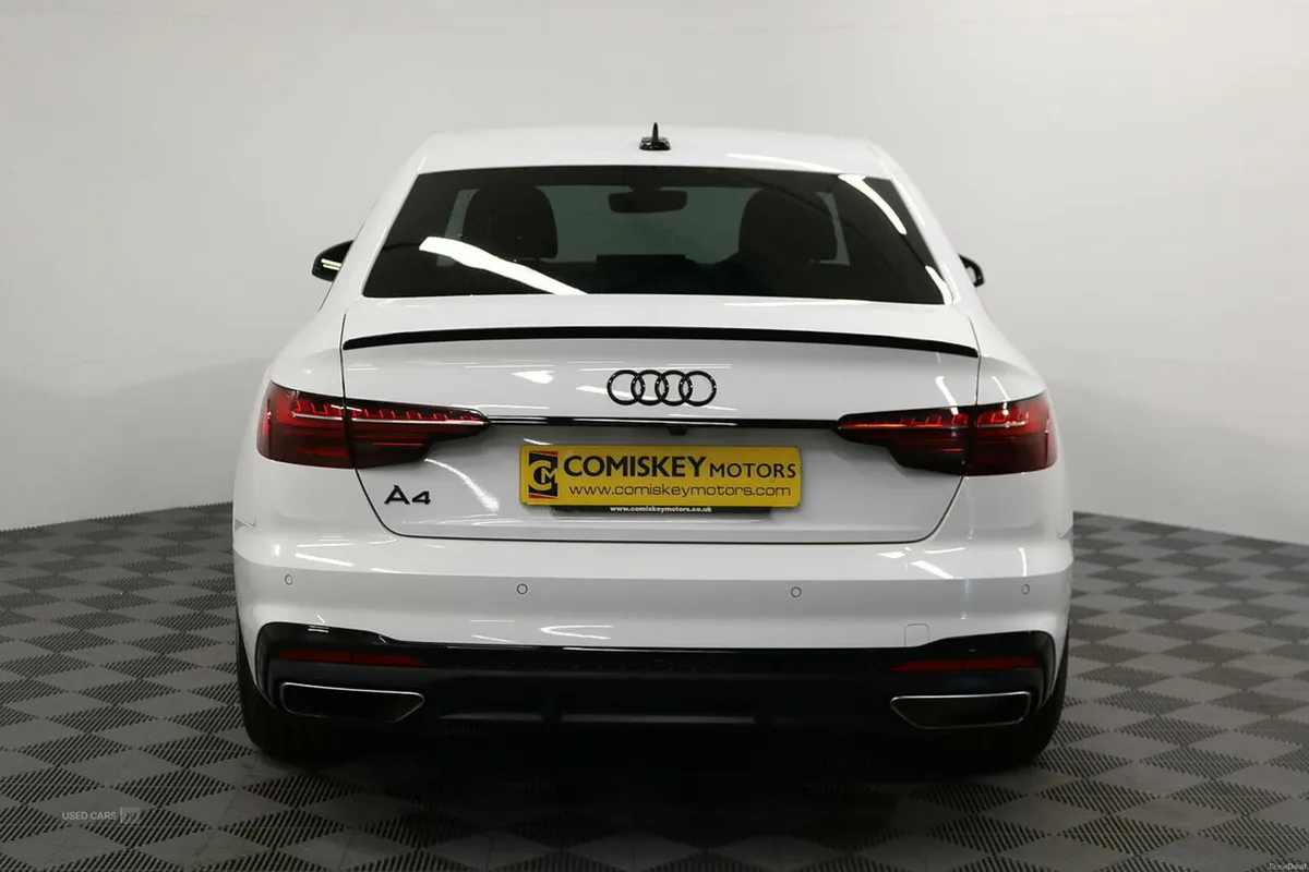 Audi A4 TDI Black Edition - Image 5