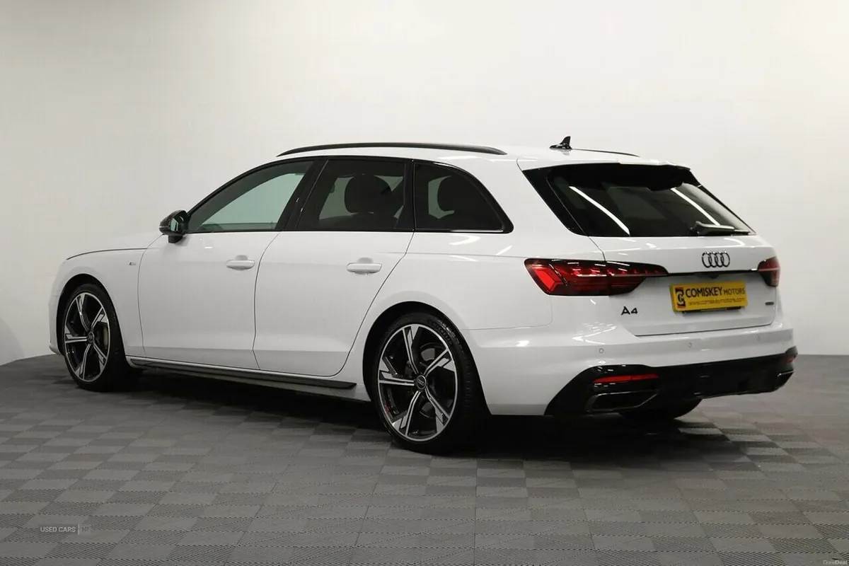 Audi A4 Avant TDI 40 Black Edition S Tronic Quattr - Image 4