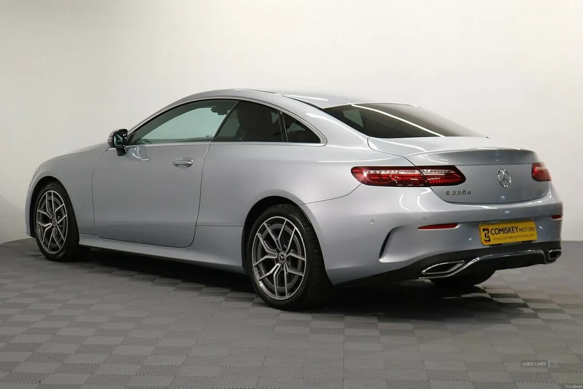 Mercedes-Benz E-Class E220d AMG Line - Image 4
