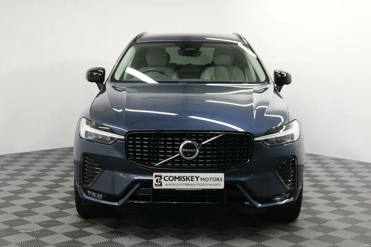 Volvo XC60 B4 MHEV Plus - Image 2