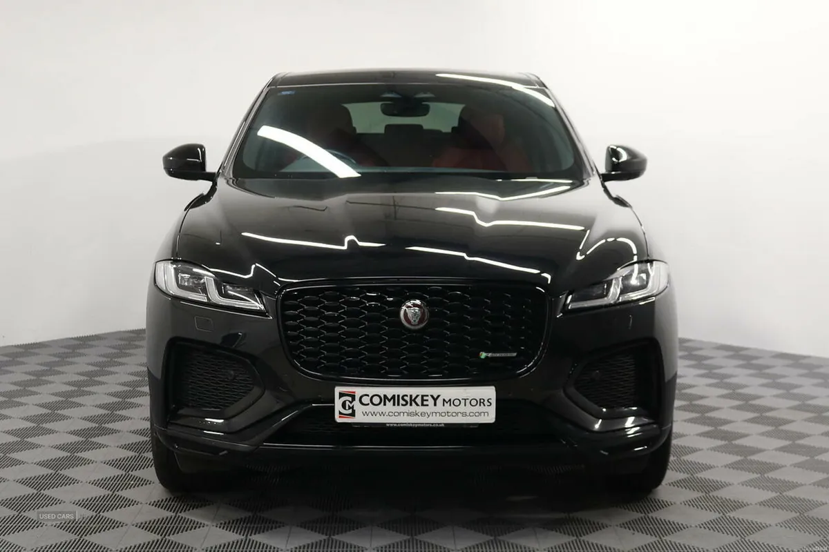 Jaguar F-Pace D200 MHEV R-Dynamic S - Image 2