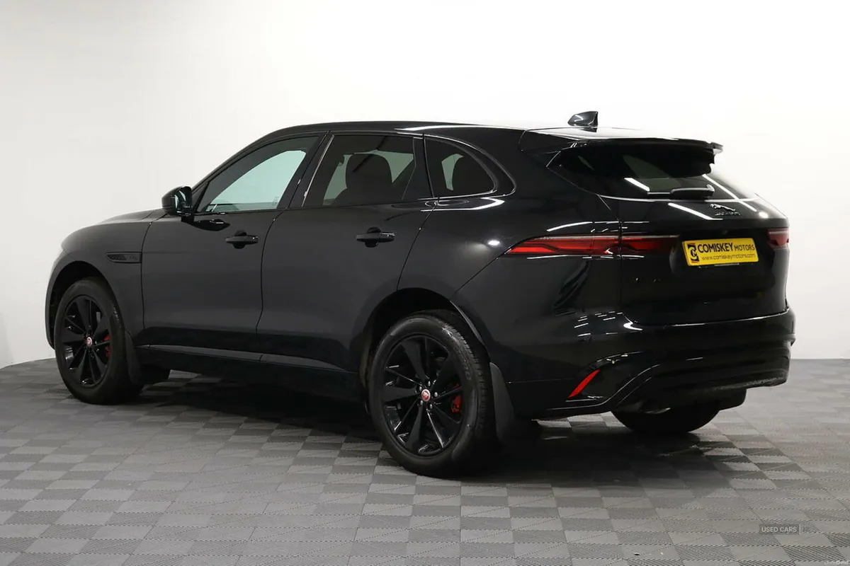 Jaguar F-Pace D200 MHEV R-Dynamic S - Image 4