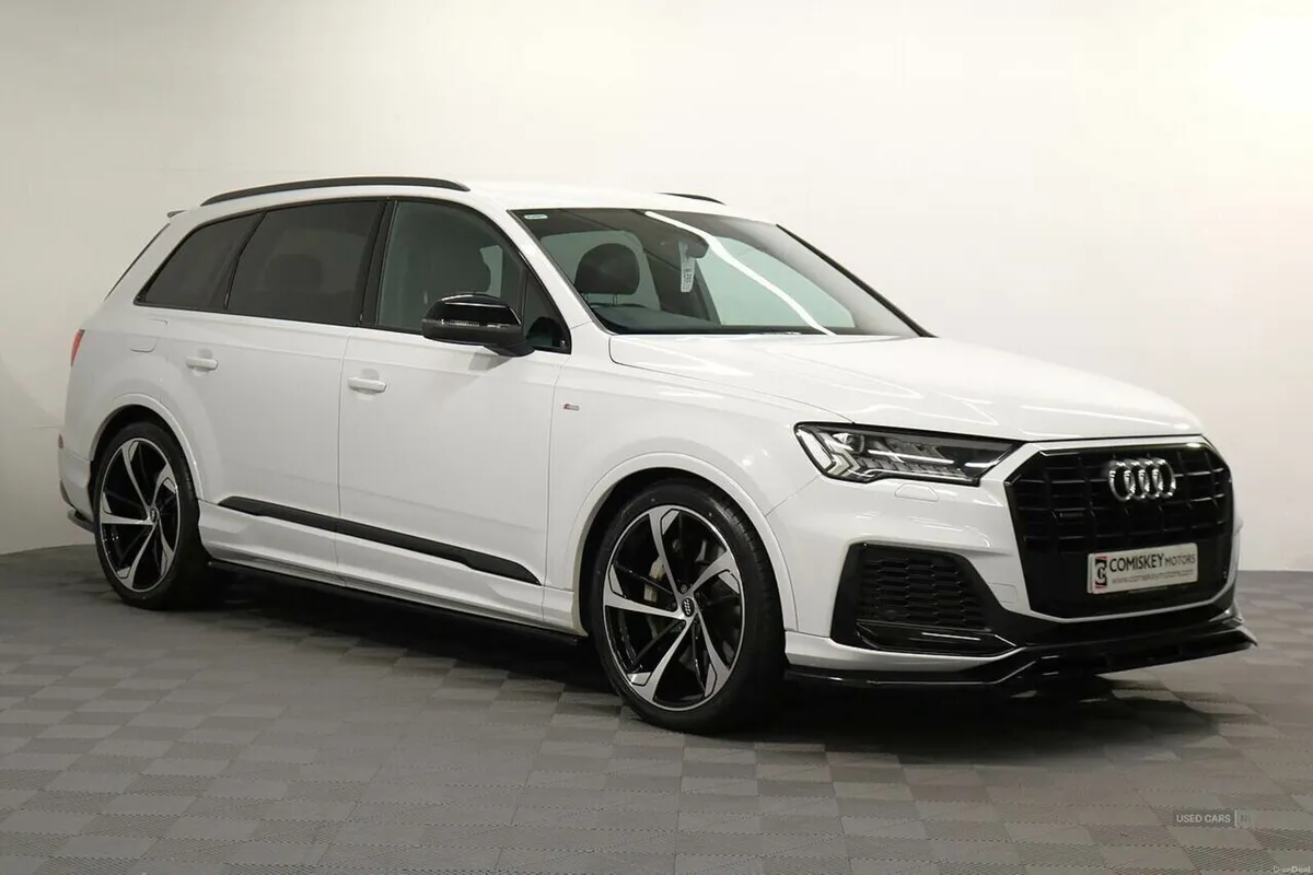 Audi Q7 TFSIe V6 Black Edition - Image 1