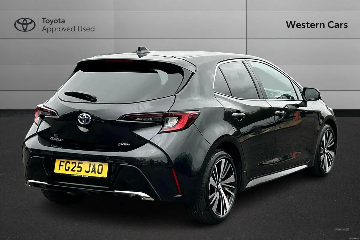 Toyota Corolla 1.8 VVT-h Design CVT Euro 6 (s/s) 5 - Image 2