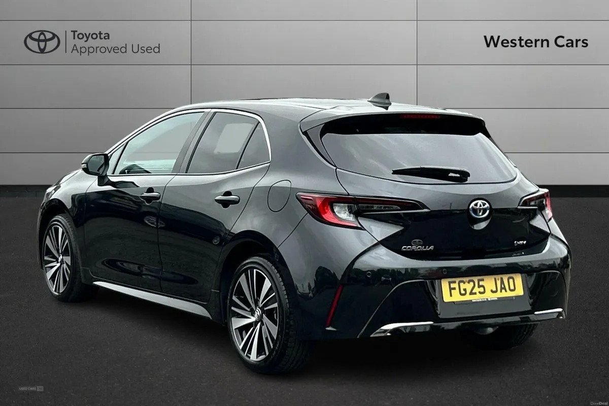 Toyota Corolla 1.8 VVT-h Design CVT Euro 6 (s/s) 5 - Image 4