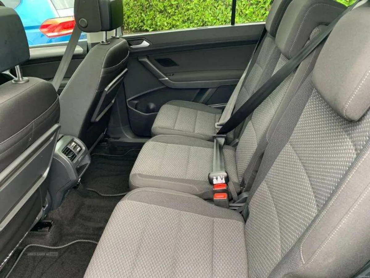 Volkswagen Touran SE Family - Image 5
